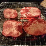 炭火焼肉屋台 たじま屋 - 塩タン￥750