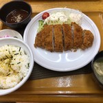 たわら屋 - 厚切りトンカツ定食 780円