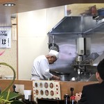 新華園 - オヤジさん背中曲がったね(_ _。)･･･