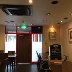 モメンティ・フェリチ - H.31.2.27.昼 内観：カウンター席から出入口方向