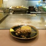 目の前でグツグツおでんが煮えてます