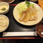 泰山 - 黒豚バラ生姜焼き定食