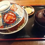 Yamasen - ソースかつ丼チラ見