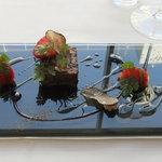 emuN - フランス産　鴨フォアグラのプレッセ　旬の果実とともに