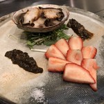 時分時 - 淡路島のアワビ キモソース イチゴ添え