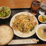 名菜酒家・珍来 - 料理写真:肉野菜炒め
