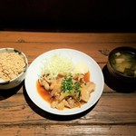 ぐるり赤坂 - 上空から　豚バラ肉の生姜焼き（黒）