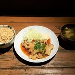 ぐるり赤坂 - 上空から　豚バラ肉の生姜焼き（黒）