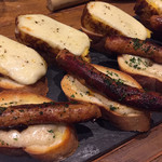 ドノスティア - ピンチョス（ロンガニ・サス／オムレツとモッチャレラチーズ）