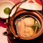 武蔵野 - 松茸の土瓶蒸し。お出汁が絶品。