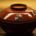 道人 - 桜を型どった螺鈿の器が美しい