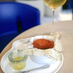 KASHIYAMA DAIKANYAMA CAFE  - ■バスクチーズケーキ 800円