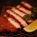 とんかつ マンジェ - ロースは『日向あじ豚』この日のイチオシとのことです♪