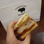 とんかつ マンジェ - お土産の上ヒレサンドイッチ✨
      冷えても美味しいのが素晴らしい♪