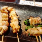 炭火焼鳥と水炊き 五郎一 - 豚葱巻き、みつせ鳥のトロ？？