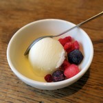 ブラウンオニオンカレーファクトリー - 食後のデザート。