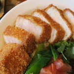 ブラウンオニオンカレーファクトリー - ・「ロースカツカレー(\1380)」のアップ。