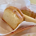 カフェ・ジャルダン - パン（トースト・ピタパン・パリジャン）