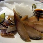 サバラ - 鯖の冷燻６００円と鯖のみりん干し５００円です。 面白い料理ですよね。