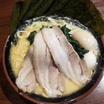 横浜家系ラーメン 喜多見家 - 喜多見家スペシャル(ほうれん草増し)