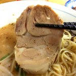 博多ラーメン しばらく - 厚切りの１枚焼豚