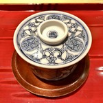 銀座 しのはら - 虎河豚の白子の蒸し寿司 チーズ載せ 花山葵