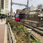 Daihachi - 都電三ノ輪橋駅。かわいい電車