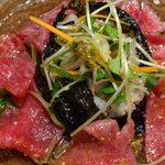 Wagyuu Yakiniku Kimu - ８種類の生肉のちらし寿司