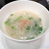 赤坂璃宮 銀座店 - クレソンと鶏ひき肉入り山芋のすり流しスープ