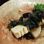 綾小路 唐津 - ワカメとカツオの塩味で