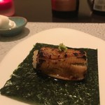 日本料理 TOBIUME - 穴子の飯蒸し。海苔で巻いて