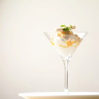 ココナッツのパンナコッタ ヘーゼルナッツのジェラート 恩納村パッションフルーツ添え