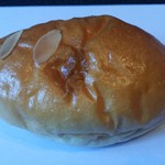 ベッカライ・クラモト - クリームパン。