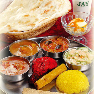 お得な『ジャイランチ』で本格インド料理をボリューム満点に◎