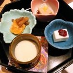 豆富料理と豆乳薬膳火鍋 八かく庵 大阪マルビル店 - 