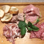 フレンチ肉バル Nico - シャルキュトリー5種盛り(1800円)