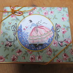 Madame Delluc - 可愛らしいデザインの箱　紙袋も同じデザインでした^^