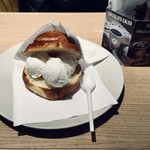 Gelateria La Romana - Brioche con gelato