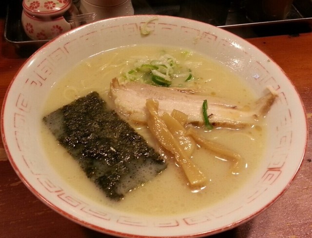 金豚（きんとん） - 本八戸（ラーメン）の写真