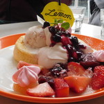 Butter - まるごと春のミルキーストロベリーふわふわパンケーキ