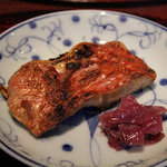 潤菜 どうしん - 金目鯛の焼き物と紫キャベツの酢漬け