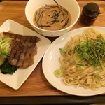 デカンス - 牛タン黒ゴマつけ麺