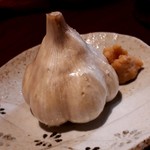 居酒屋しげちゃん - ニンニク揚げ(300円)