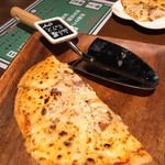 山小屋 - 山小屋ミックスピザ