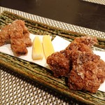 禅紫 - 竜田揚げ・ミンククジラ(左)ナガスクジラ(右)