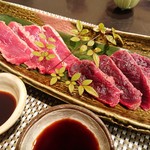 禅紫 - ミンククジラ(左)ナガスクジラ(右)