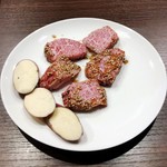 炭火焼肉ふじた - 特選和牛ロース1800円。
