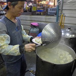 苓雅水餃大王 - どんどん茹でるよ～　※撮影ご了解