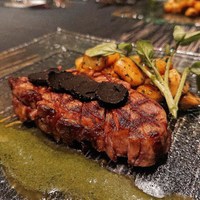 鉄板焼 逢坂 - 近江牛のグリエウィンタートリュフ添え