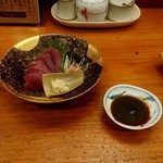 こがね - 夕方水揚げのモチッと鰹造り 1000円